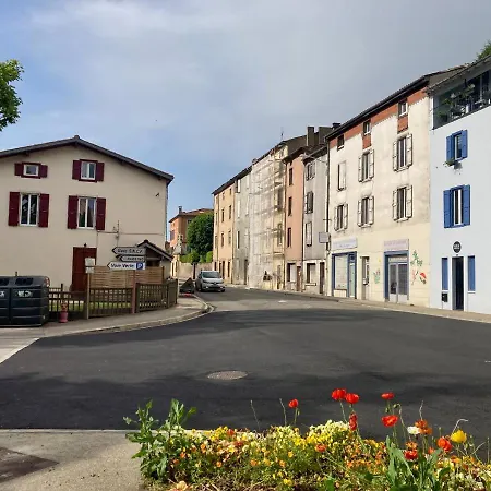 Aux 4 Logis - Le Flore - Petit Dejeuner Offert 1ere Nuit 3* Foix