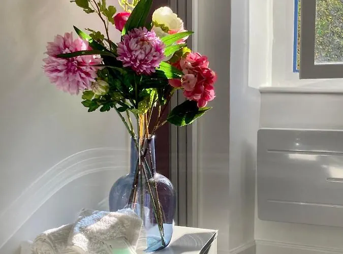 Aux 4 Logis - Le Flore - Petit Dejeuner Offert 1ere Nuit 3*